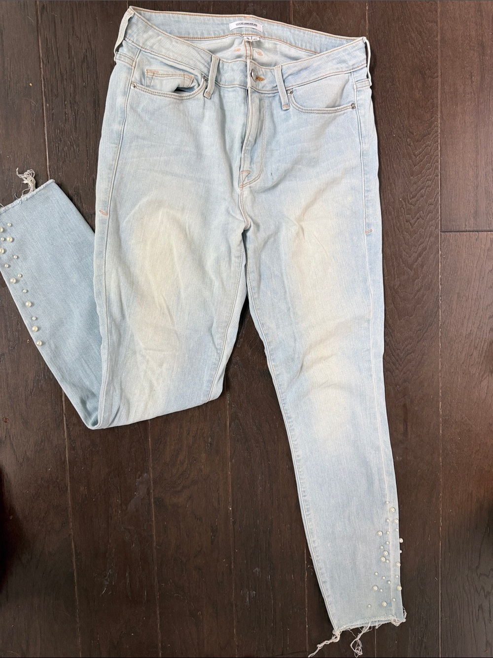 Good AmericanLight Wash Pearl Accent Women’s Jeans